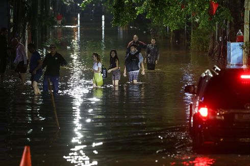 BMKG: Cuaca Ekstrem di Jabodetabek Diprediksi Masih Terjadi 5 Hari ke Depan