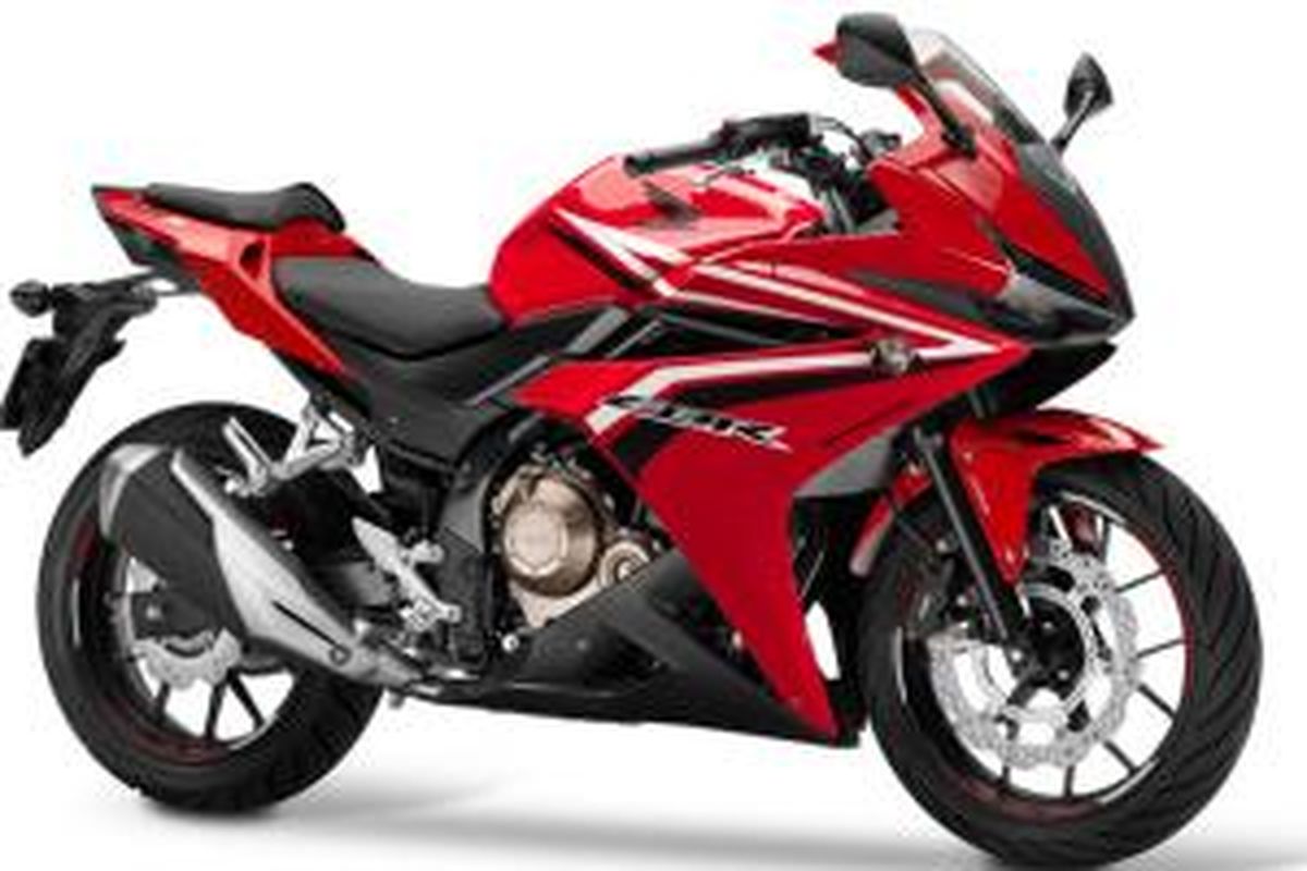 Honda CBR500R dengan tampang baru juga tampil di EICMA 2015.