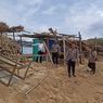 Hujan Deras Disertai Angin Kencang di Mandalika, 24 Lapak Pedagang di Pantai Seger Rusak