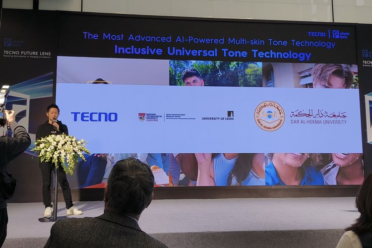 Teknologi Universal Tone dari Tecno yang bekerja sama dengan beberapa kampus kenamaan, dalam acara Future Lens 2024 di Chongqing, China pada Kamis (6/12/2024).