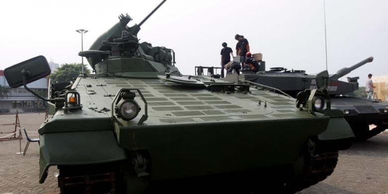 Tank Leopard akan dipamerkan pada Indo Defence Expo 2012 di JIExpo Kemayoran, Jakarta, Senin (5/11/2012). Pameran pertahanan ini akan berlangsung pada 7 - 10 November 2012 mendatang.  