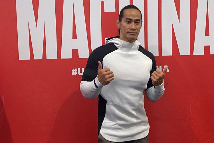 Binaragawan Ade Rai ketika menghadiri menghadiri peluncuran kampanye Under Armour the Only Way is Through dan sepatu Under Armour HOVR Machina di Senayan City, Jakarta Selatan, Rabu (26/2/2020).