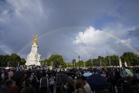 Pelangi Ganda di Langit Buckingham sesaat Setelah Ratu Elizabeth II Tiada