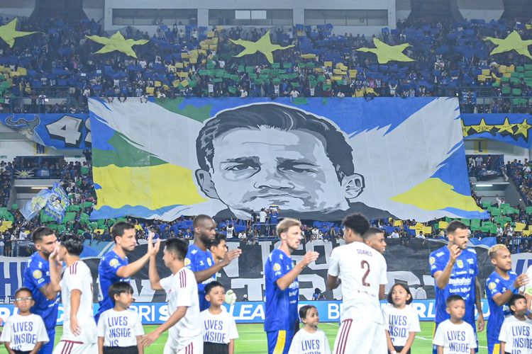 Reaksi Haru Igor Tolic Melihat Koreografi Spesial dari Suporter Persib