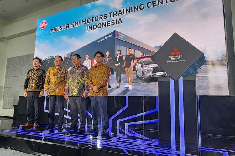 Peresmian Mitsubishi Motors Training Center di Bekasi.