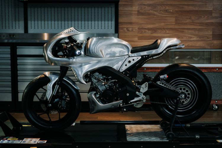 Yamaha XSR 155 bergaya cafe racer garapan AMS Garage