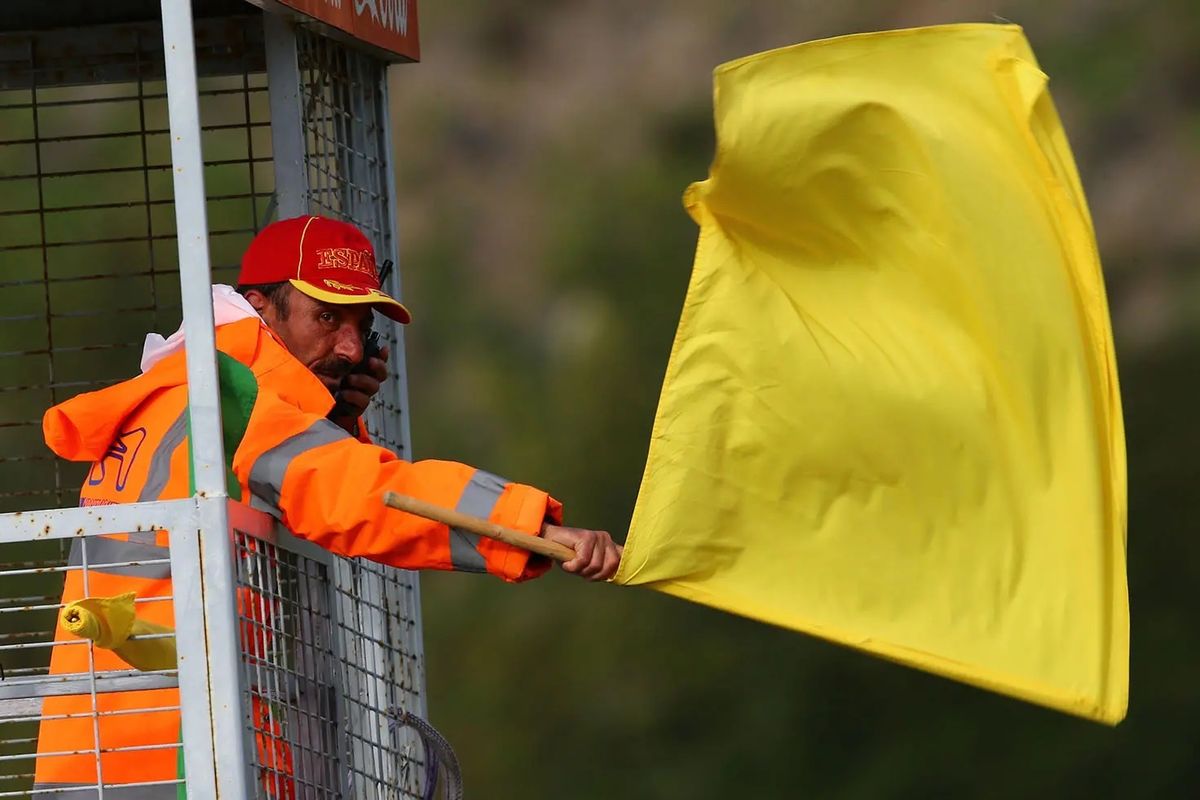 Ilustrasi Yellow Flag MotoGP