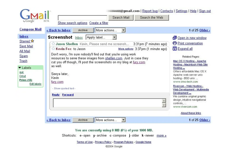 Tampilan situs Gmail saat pertama kali dirilis pada 1 April 2004. Tampilan ini dirancang oleh Kevin Fox.