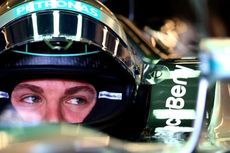 Rosberg Kalahkan Hamilton dan Rebut 