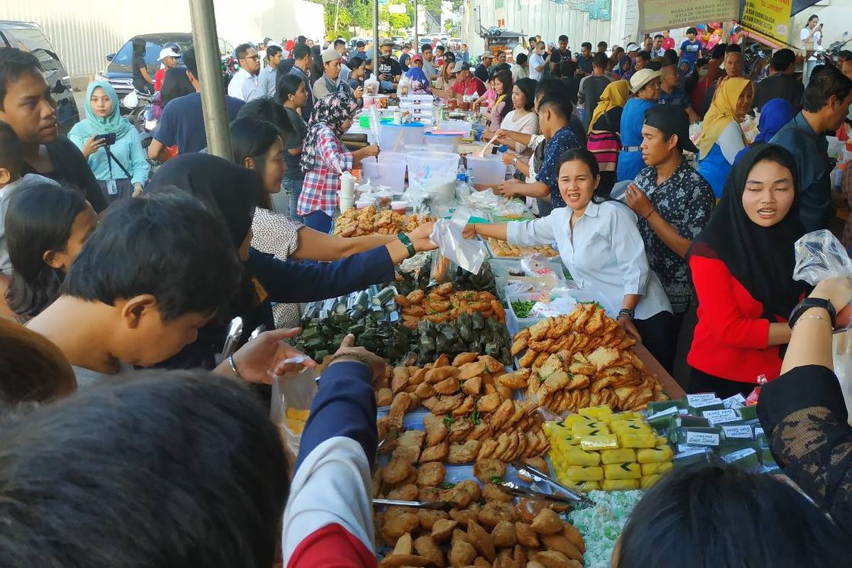 Berburu Takjil di Benhil pada Hari Pertama Puasa Halaman all - Kompas.com