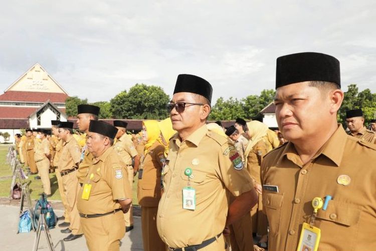 Ilustrasi. Sejumlah ASN saat mengikuti apel pagi di lapangan Puspemkab Tangerang, Banten. 