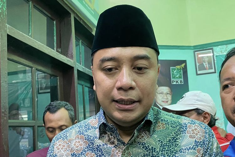 Wali Kota Surabaya, Eri Cahyadi saat berada di DPC PKB Jatim, Minggu (5/5/2024).