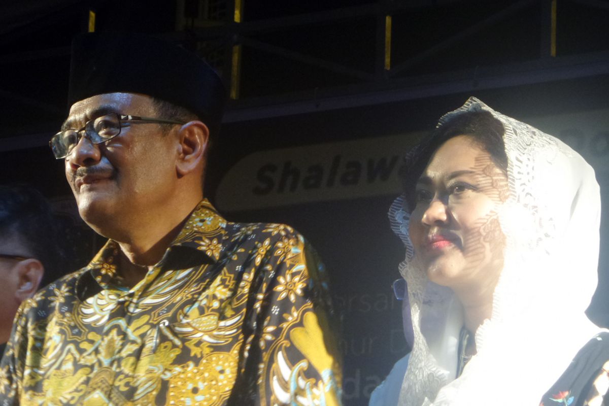 Plt Gubernur DKI Jakarta Djarot Saiful Hidayat saat menghadiri acara Malam 1000 Cahaya di Kompleks Makam Mbah Priok, Jakarta Utara, Sabtu (20/5/2017)