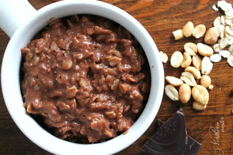 Oatmeal cokelat topping susu kental manis