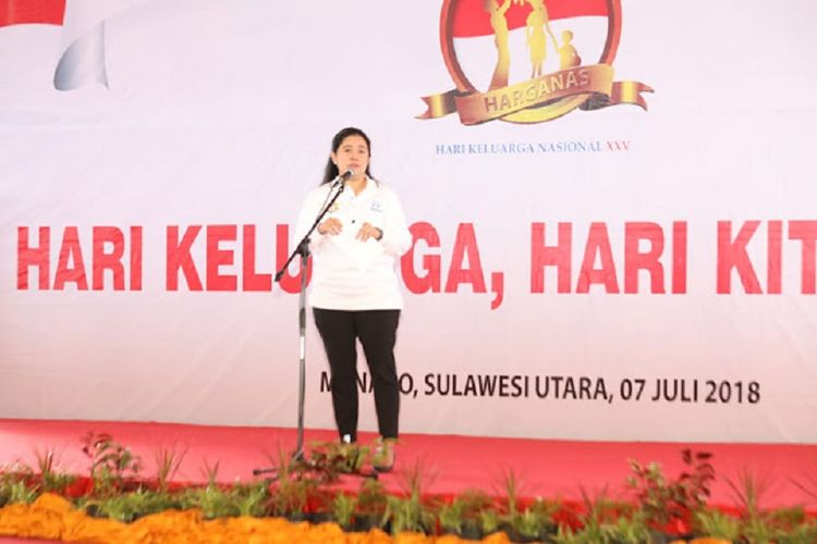Menko PMK Puan Maharani menghadiri puncak peringatan Hari Keluarga Nasional (Harganas) XXV di Kota Manado, Sulawesi Utara, Sabtu (7/7/2018)