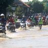 Pahami Teknik Terjang Banjir Pakai Sepeda Motor