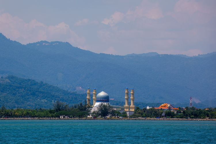 Warga Kampung Malaysia Diteror Ketukan Misterius Setiap Malam, Buka Pintu Tak Ada Siapa-siapa