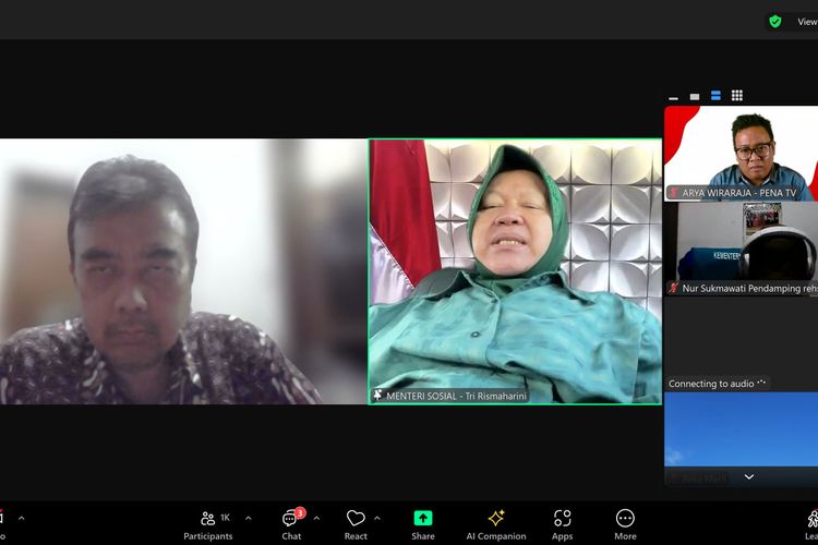 Menteri Sosial Tri Rismaharini luncurkan program Pahlawan Ekonomi Nusantara (Pena) Muda secara online melalui platform zoom meeting, Minggu (2/6/2024). 