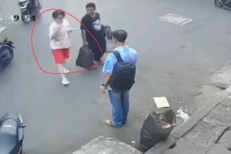 Perempuan Diduga Dijambret di Tambora, Bajunya Robek