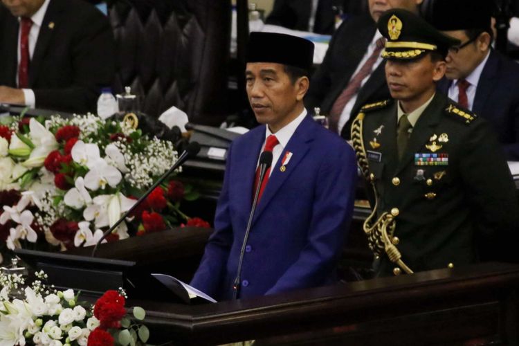 Presiden Joko Widodo memberikan pidato kenegaraan pada sidang tahunan Majelis Permusyawaratan Rakyat Republik Indonesia Tahun 2018 di Kompleks Parlemen, Senayan, Jakarta, Kamis (16/8/2017). Presiden Joko Widodo menyampaikan pidato, yakni pidato kenegaraan dalam rangka Hari Ulang Tahun RI ke 73.

