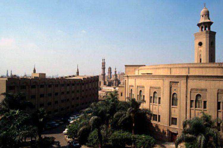 Universitas Al Azhar Mesir, masuk 5 universitas Islam terbaik di Dunia. 