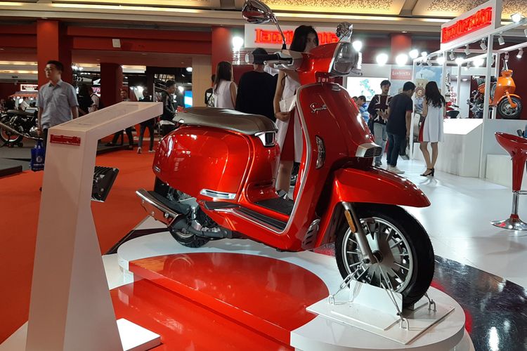 Deretan motor-motor retro di Telkomsel IIMS 2019.