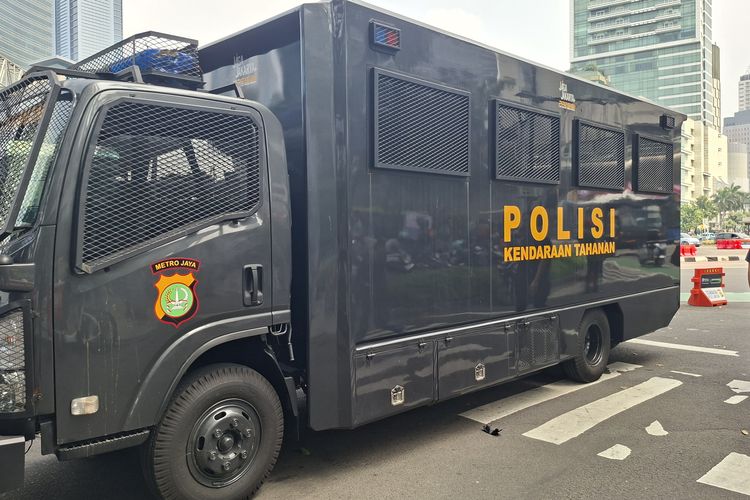 Ada Mobil Tahanan Diparkir di Titik Demo Mahasiswa Bundaran HI, Untuk Apa?