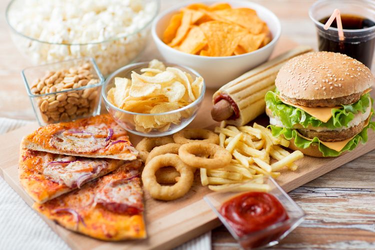 Ilustrasi makanan cepat saji, makanan cepat saji termasuk makanan yang bikin cepat lapar