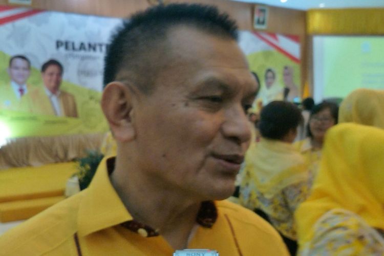 Sekjen Partai Golkar Lodewijk Freidrich Paulus saat ditemui di kantor DPP Partai Golkar, Slipi, Jakarta Barat, Minggu (18/3/2018).