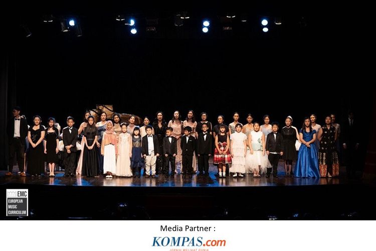 EMC Gala Concert sukses menampilkan pertunjukkan piano klasik berstandar Eropa di Gedung Kesenian Jakarta, Kamis (11/5/2023)