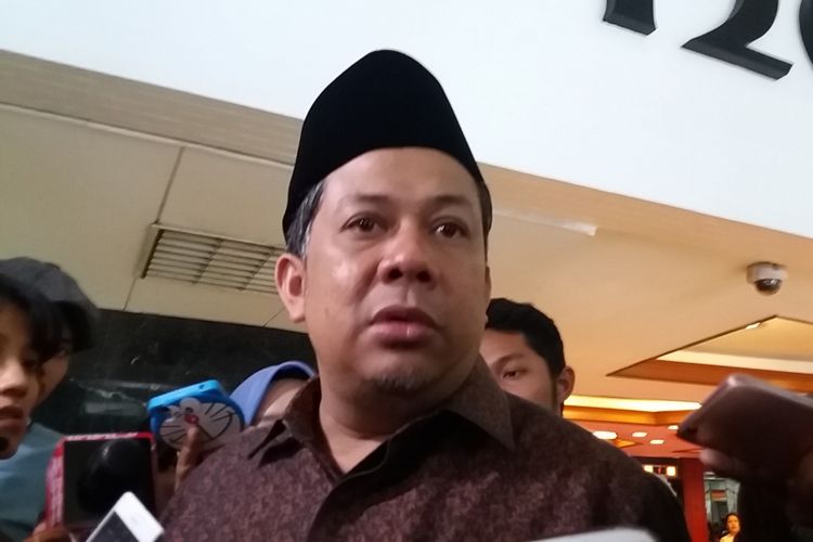 Wakil Ketua DPR RI Fahri Hamzah di Kompleks Parlemen, Senayan, Jakarta, Jumat (17/11/2017).