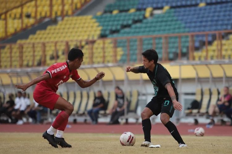 Laga uji coba PS Sleman versus klub Liga 2 Persiba Balikpapan di Stadion Wibawa Mukti, Cikarang, Jawa Barat pada Sabtu (12/6/2021) dalam rangka pemusatan latihan PS Sleman selama delapan hari hingga JUmat (18/6/2021) sejak Kamis (10/6/2021).

PS Sleman ditekuk tamunya satu gol tanpa balas.
