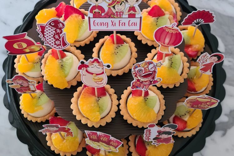 5 rekomendasi hampers Imlek 2026 yang elegan, dari kue kering hingga teapot set simbolis, harga mulai Rp 99.000.