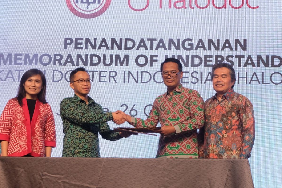 Penandatanganan Nota Kesepahaman kerja sama Halodoc dan Ikatan Dokter Indonesia (IDI) di Jakarta.