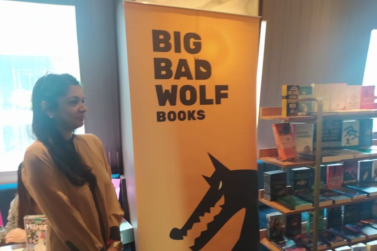 Logo Big Bad Wolf (BBW). 

Penjualan Buku Big Bad Wolf Books pertama kali dimulai di Malaysia pada 2009, sebagai gagasan dari Pendiri BookXcess, Andrew Yap dan Jacqueline Ng. 

Lebih dari sebuah penjualan, Penjualan Buku Terbesar di Dunia adalah upaya advokasi membaca global.
