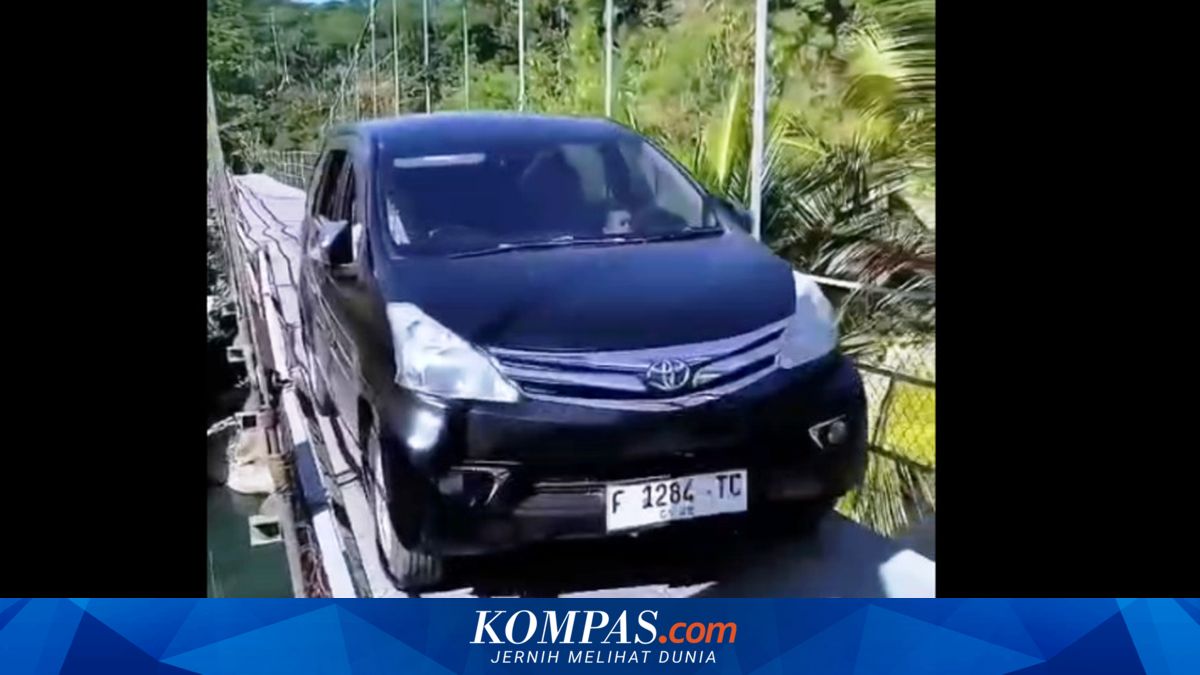 Minibus Nekat Melintasi Jembatan Gantung di Cianjur, Dedi Mulyadi Sentil Bupati