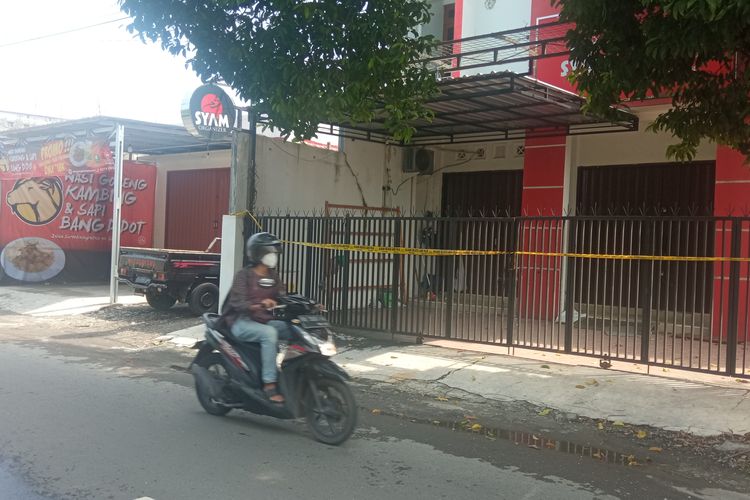 Syam organizer diberi garis polisi setelah digeledah Densus 88