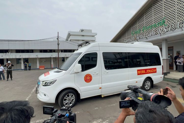 Dibalut Merah Putih, Jenazah Ryamizard Ryacudu Diberangkatkan dari RSPAD ke Rumah Duka