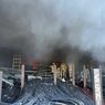 Toko Bangunan di Gresik Terbakar, 4 Kendaraan Ikut Hangus