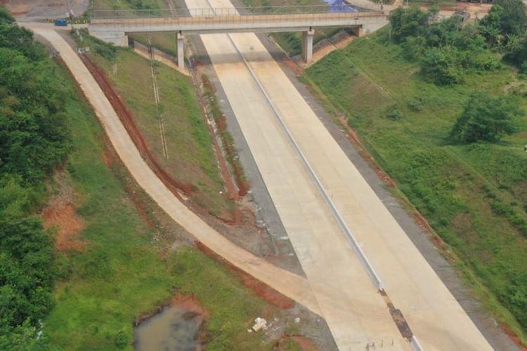 Progres pembangunan Jalan Tol Serang-Panimbang yang ditargetkan selesai 2024.