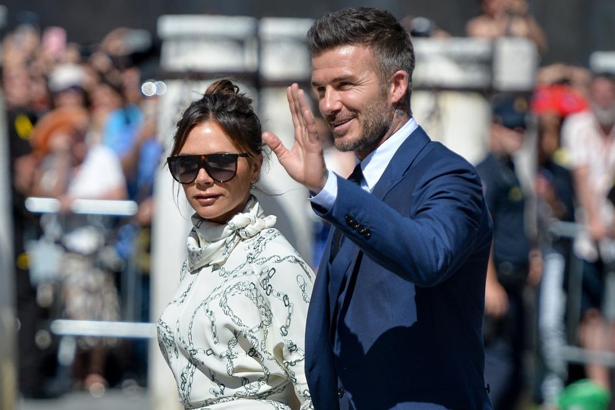 Victoria Beckham dan David Beckham saat menghadiri pernikahan pemain sepakbola Sergio Ramos dan Pilar Rubio di Sevilla, Spanyol, Sabtu (15/6/2019).