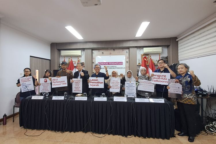 Gugatannya ke Fadli Zon Dimentahkan, Koalisi Sipil: Itu Kegagalan PTUN