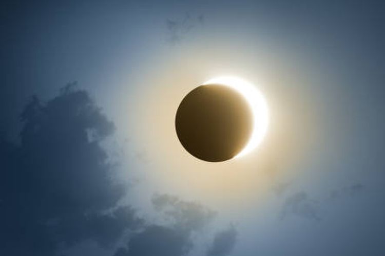 Ilustrasi gerhana Matahari.