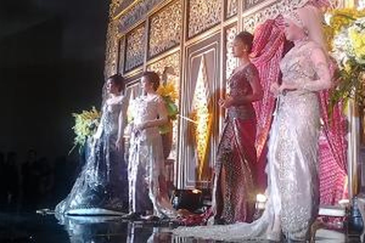Finalis Puteri Kebaya Indonesia 2014 di Gebyar Pernikahan Indonesia, Balai Kartini Jakarta.