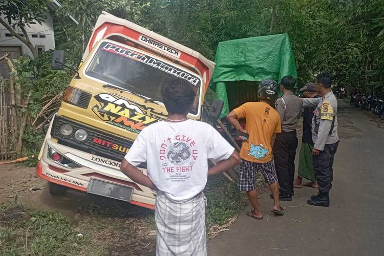 TKP truk pengangkut orkes keliling alami lakalantas di Lombok Timur