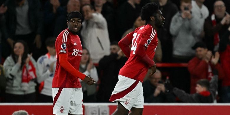 Anthony Elanga merayakan gol dalam laga Liga Inggris 2024-2025 antara Nottingham Forest vs Man United di City Ground, 1 April 2025. (Photo by Paul ELLIS / AFP) 