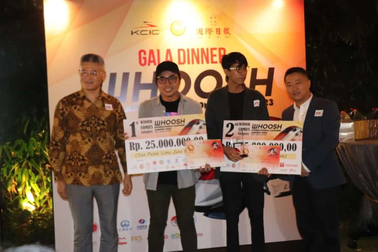 Para pemenang di Kategori Kartun dalam Whoosh International Cartoon Contest 2023 dalam acara Gala Dinner di Jimbaran Garden, Jakarta pada Kamis (21/12/2023) malam.

