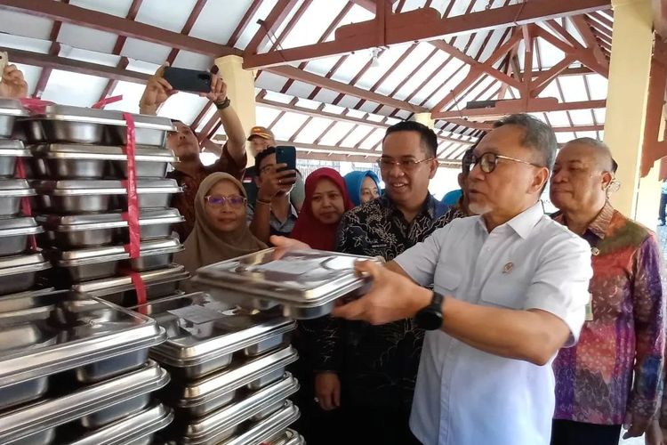 Menko Zulhas: Sekolah Bisa Protes Jika Menu MBG Tidak Sesuai
