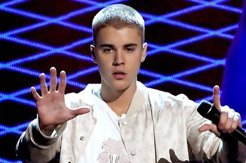 Tolak Bawakan Lagu, Justin Bieber Dilempar Botol Minuman