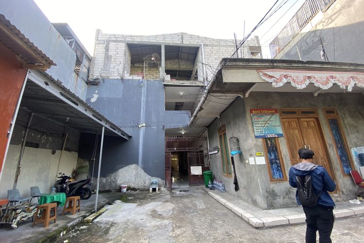 Tempat kos mahasiswa Unesa tewas usai terjatuh dari lantai 3, Kamis (11/1/2024).